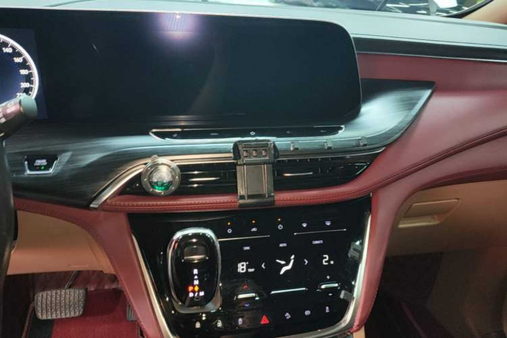 Used Buick GL8 2021 ES Land Cruiser 653T Luxury Edition Audio And AC Panel