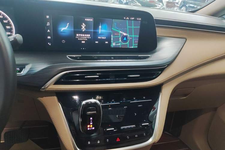 Used Buick GL8 2021 ES Land Cruiser 653T Luxury Edition Audio And AC Panel