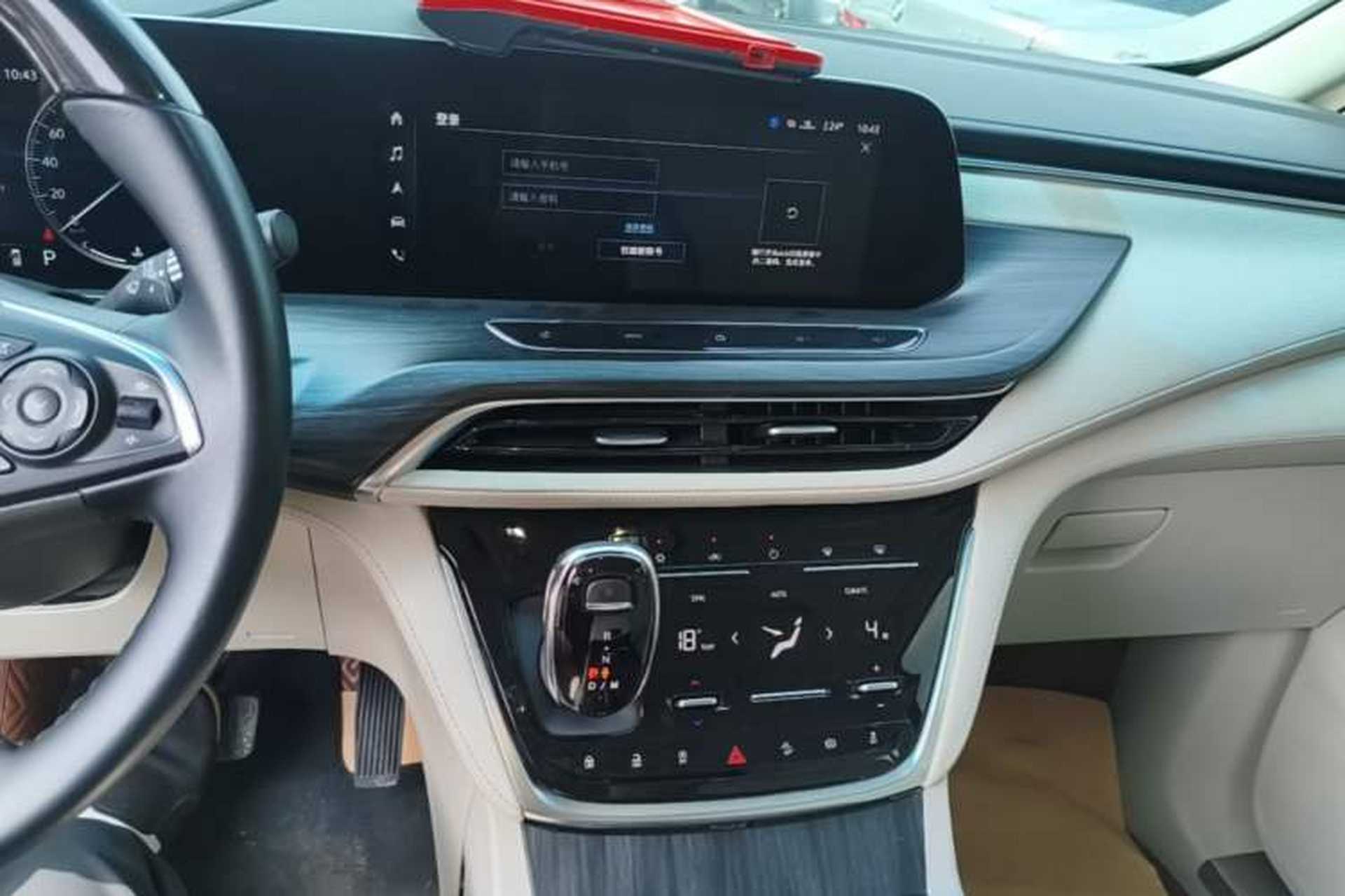 Used Buick GL8 2021 ES Landtrek 653T Comfort Edition Audio And AC Panel