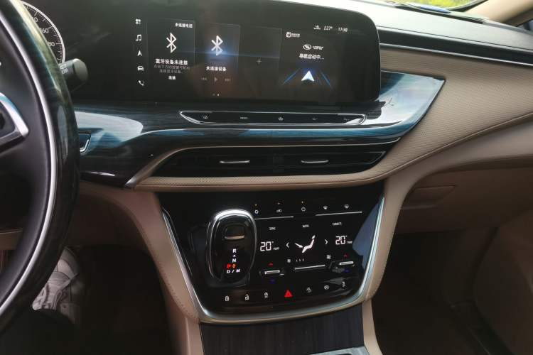 Used Buick GL8 2021 ES Landtrek 653T Luxury Model Audio And AC Panel