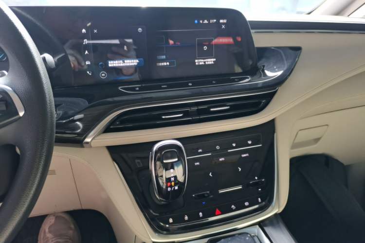 Used Buick GL8 2021 ES Landtrek 653T Comfort Edition Audio And AC Panel