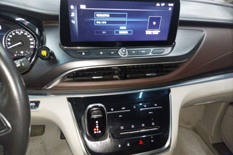 Used Buick GL8 2021 Land Cruiser Executive Class 652T Luxury Model Audio And AC Panel