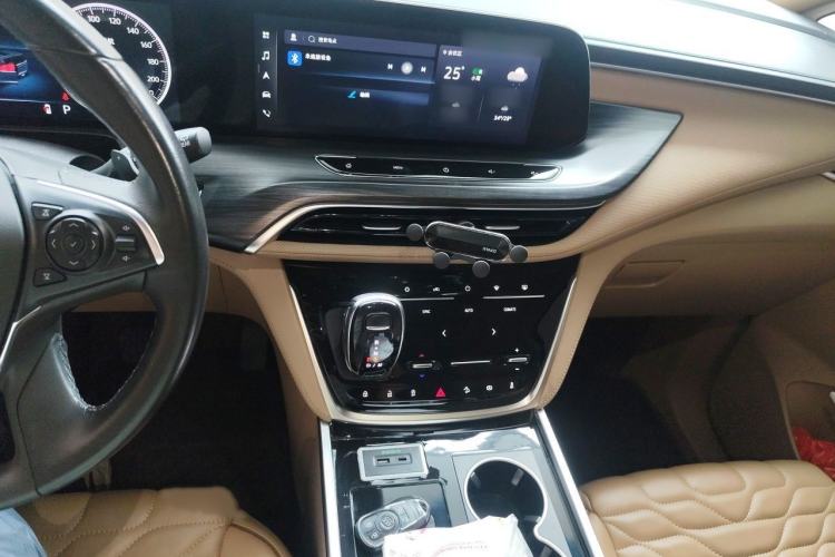 Used Buick GL8 2021 ES Land Cruiser 653T Luxury Edition Audio And AC Panel