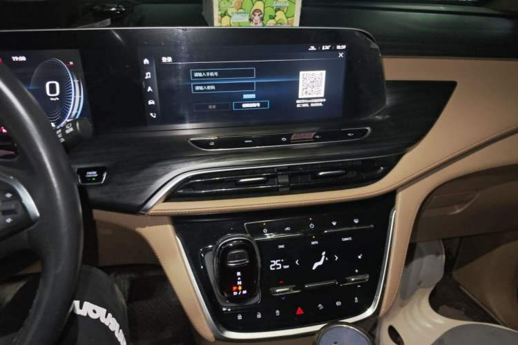 Used Buick GL8 2021 ES Land Cruiser 653T Luxury Edition Audio And AC Panel