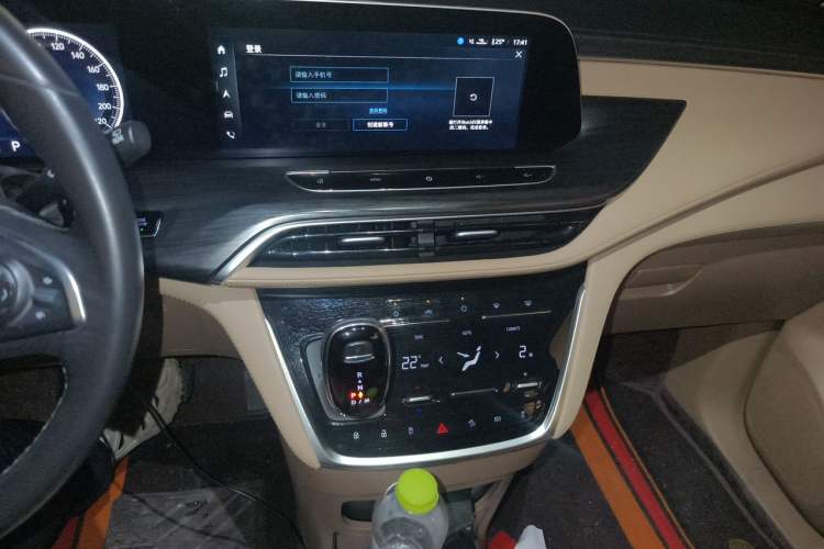 Used Buick GL8 2021 ES Land Cruiser 653T Luxury Edition Audio And AC Panel