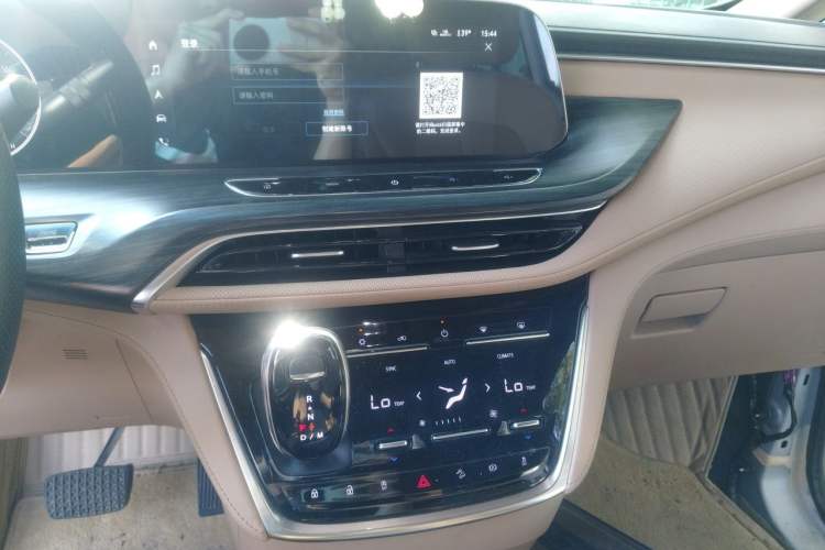 Used Buick GL8 2021 ES Landtrek 653T Luxury Model Audio And AC Panel