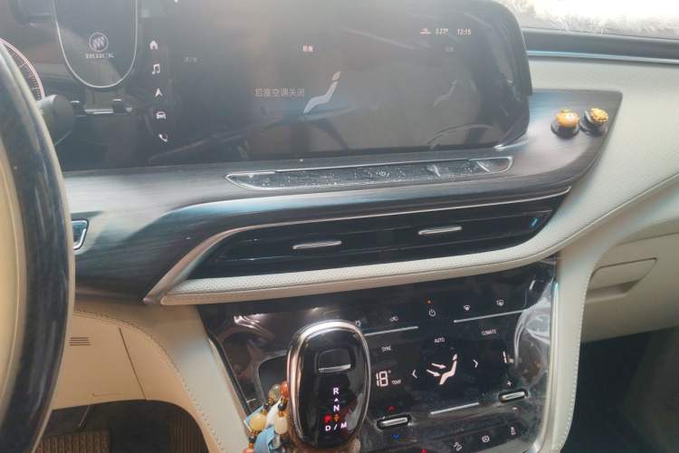 Used Buick GL8 2021 ES Landtrek 653T Comfort Edition Audio And AC Panel