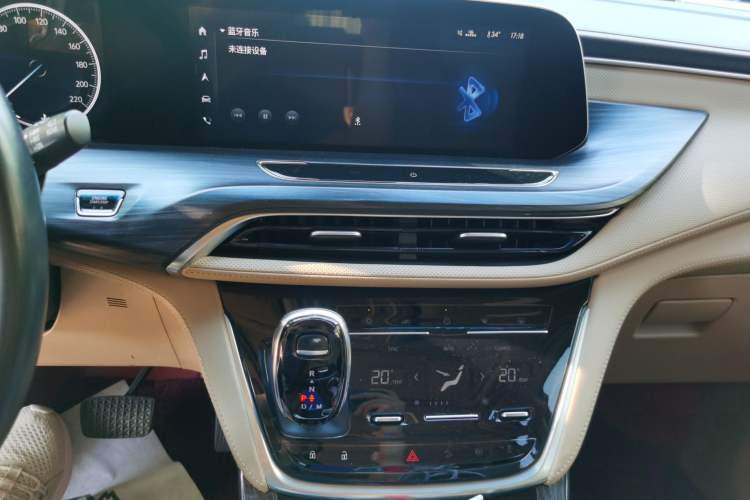 Used Buick GL8 2021 ES Landtrek 653T Luxury Model Audio And AC Panel