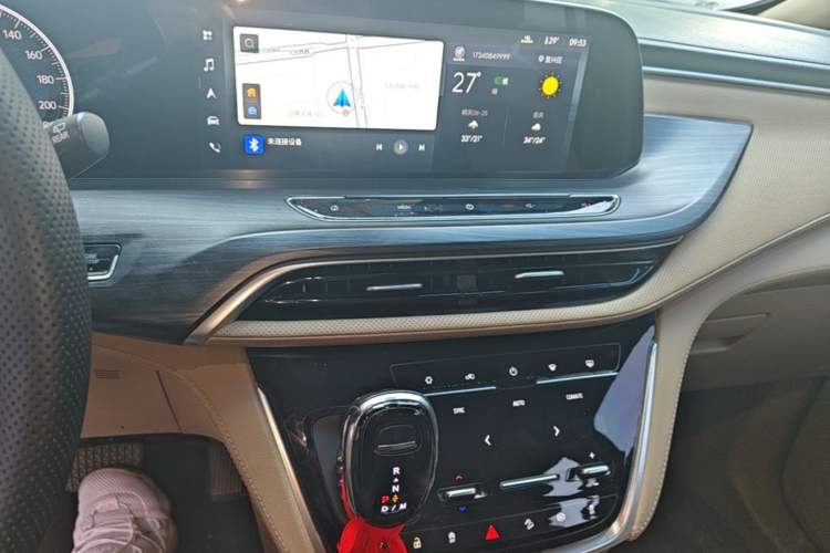 Used Buick GL8 2021 ES Land Cruiser 653T Luxury Edition Audio And AC Panel