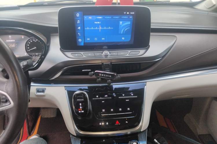 Used Buick GL8 2021 Land Cruiser Executive Class 652T Comfort Model Audio And AC Panel