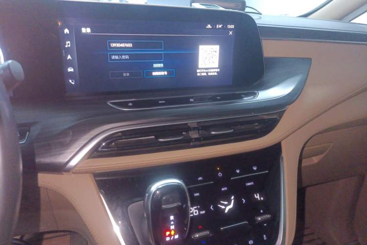 Used Buick GL8 2021 ES Land Cruiser 653T Luxury Edition Audio And AC Panel