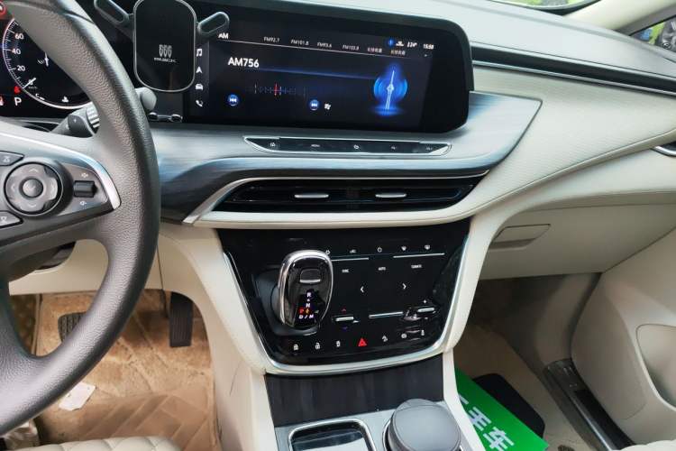 Used Buick GL8 2021 ES Landtrek 653T Luxury Model Audio And AC Panel