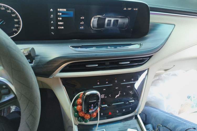 Used Buick GL8 2021 ES Landtrek 653T Comfort Edition Audio And AC Panel