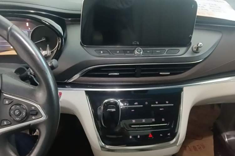 Used Buick GL8 2021 Land Cruiser Executive Class 652T Smart Luxury Model Audio And AC Panel