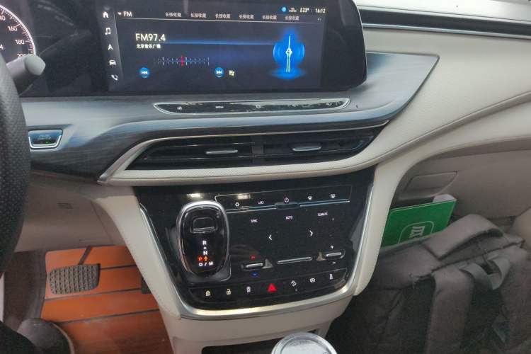 Used Buick GL8 2021 ES Landtrek 653T Comfort Edition Audio And AC Panel