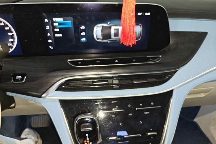 Used Buick GL8 2021 ES Landtrek 653T Comfort Edition Audio And AC Panel