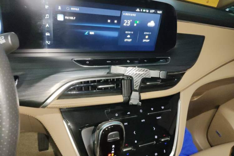 Used Buick GL8 2021 ES Land Cruiser 653T Smart Flagship Model Audio And AC Panel