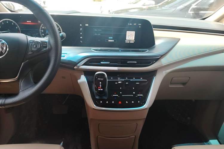 Used Buick GL8 2021 ES Landtrek 653T Smart Luxury Model Audio And AC Panel