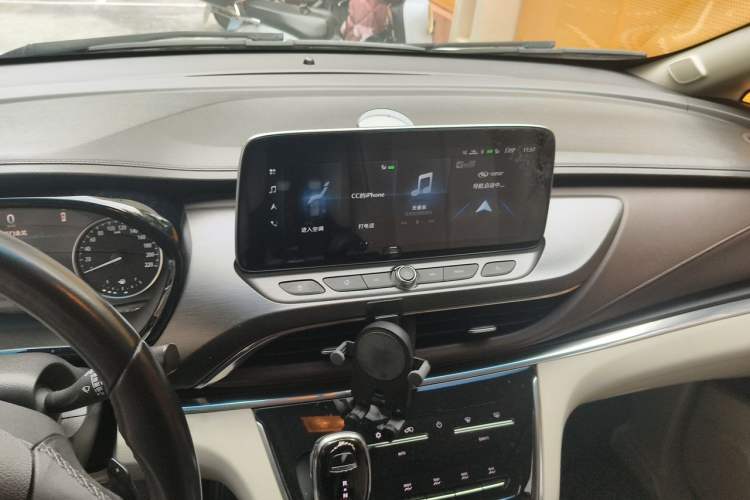 Used Buick GL8 2021 Land Cruiser Executive Class 652T Luxury Model Audio And AC Panel