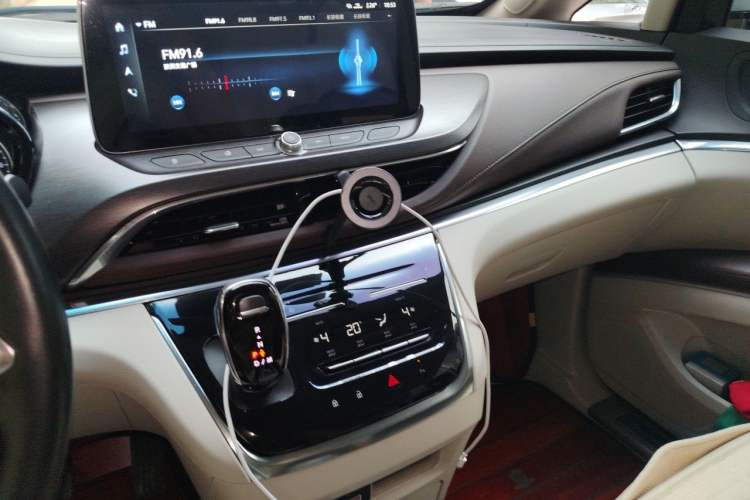 Used Buick GL8 2021 Land Cruiser Executive Class 652T Luxury Model Audio And AC Panel