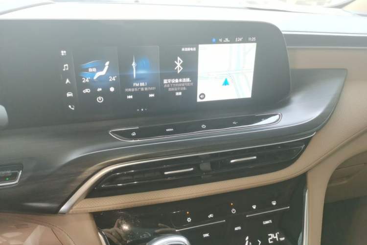Used Buick GL8 2021 ES Landtrek 653T Luxury Model Audio And AC Panel