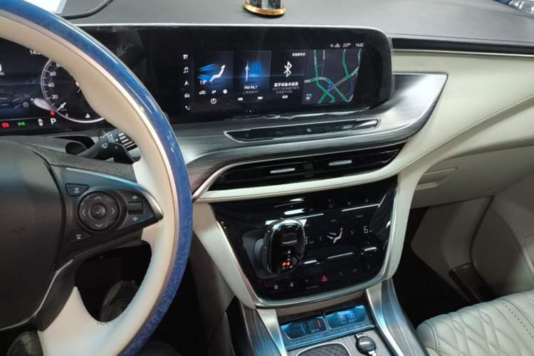 Used Buick GL8 2021 ES Landtrek 653T Comfort Edition Audio And AC Panel