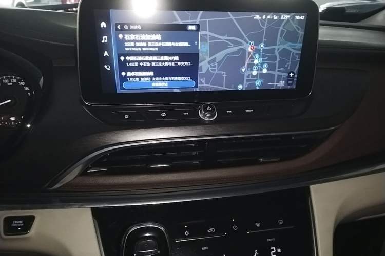 Used Buick GL8 2021 Land Cruiser Executive Class 652T Luxury Model Audio And AC Panel