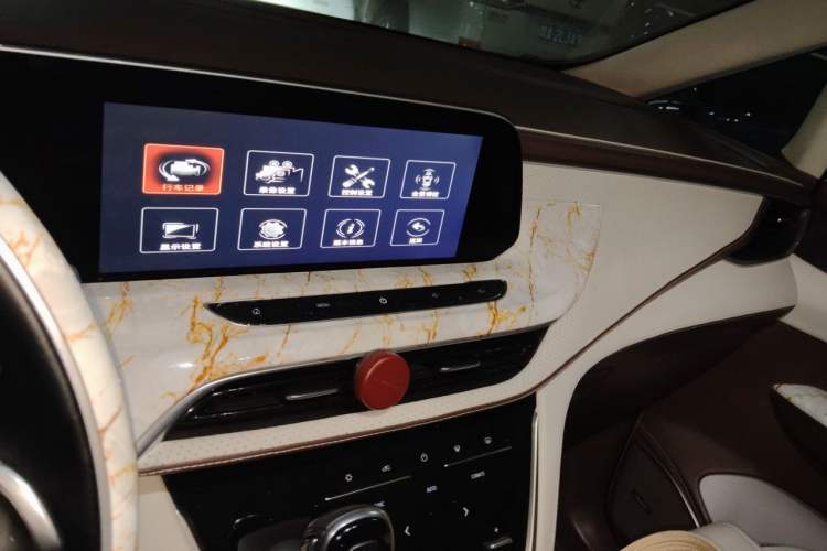 Used Buick GL8 2021 ES Landtrek 653T Comfort Edition Audio And AC Panel