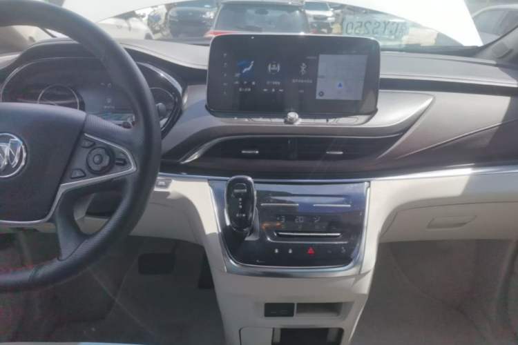 Used Buick GL8 2021 Land Cruiser Executive 652T Premium Model Audio And AC Panel