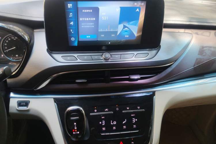 Used Buick GL8 2021 Land Cruiser Executive Class 652T Comfort Model Audio And AC Panel