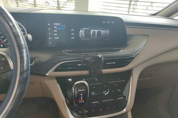 Used Buick GL8 2021 ES Land Cruiser 653T Luxury Edition Audio And AC Panel