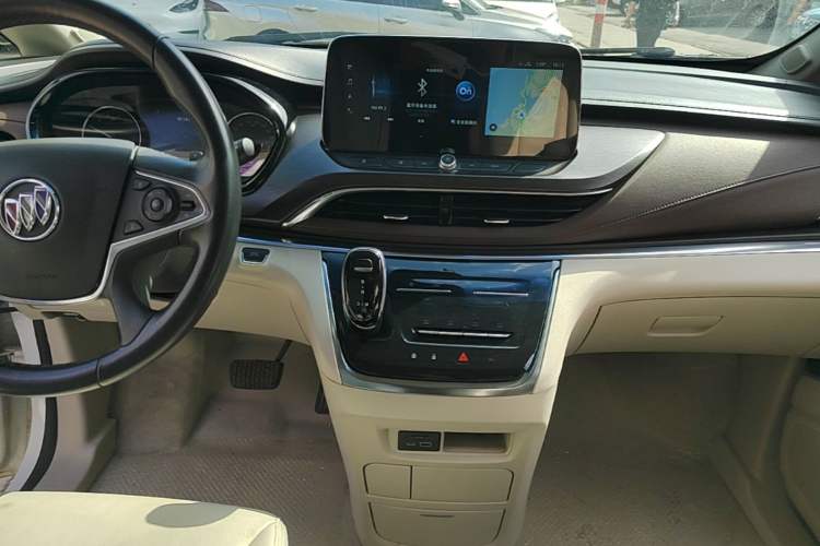 Used Buick GL8 2021 Land Cruiser Executive Class 652T Luxury Model Audio And AC Panel
