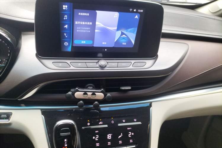 Used Buick GL8 2021 Land Cruiser Executive Class 652T Comfort Model Audio And AC Panel