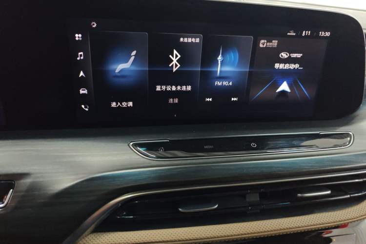 Used Buick GL8 2021 ES Land Cruiser 653T Flagship Model Audio And AC Panel