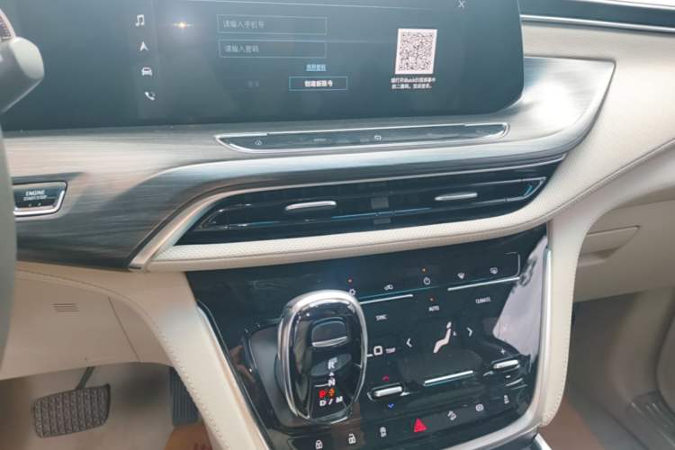 Used Buick GL8 2021 ES Landtrek 653T Comfort Edition Audio And AC Panel