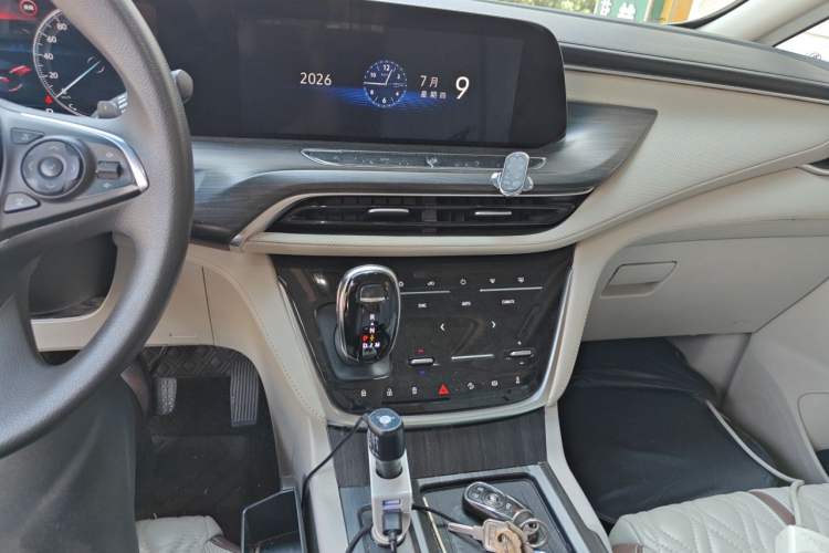 Used Buick GL8 2021 ES Landtrek 653T Comfort Edition Audio And AC Panel