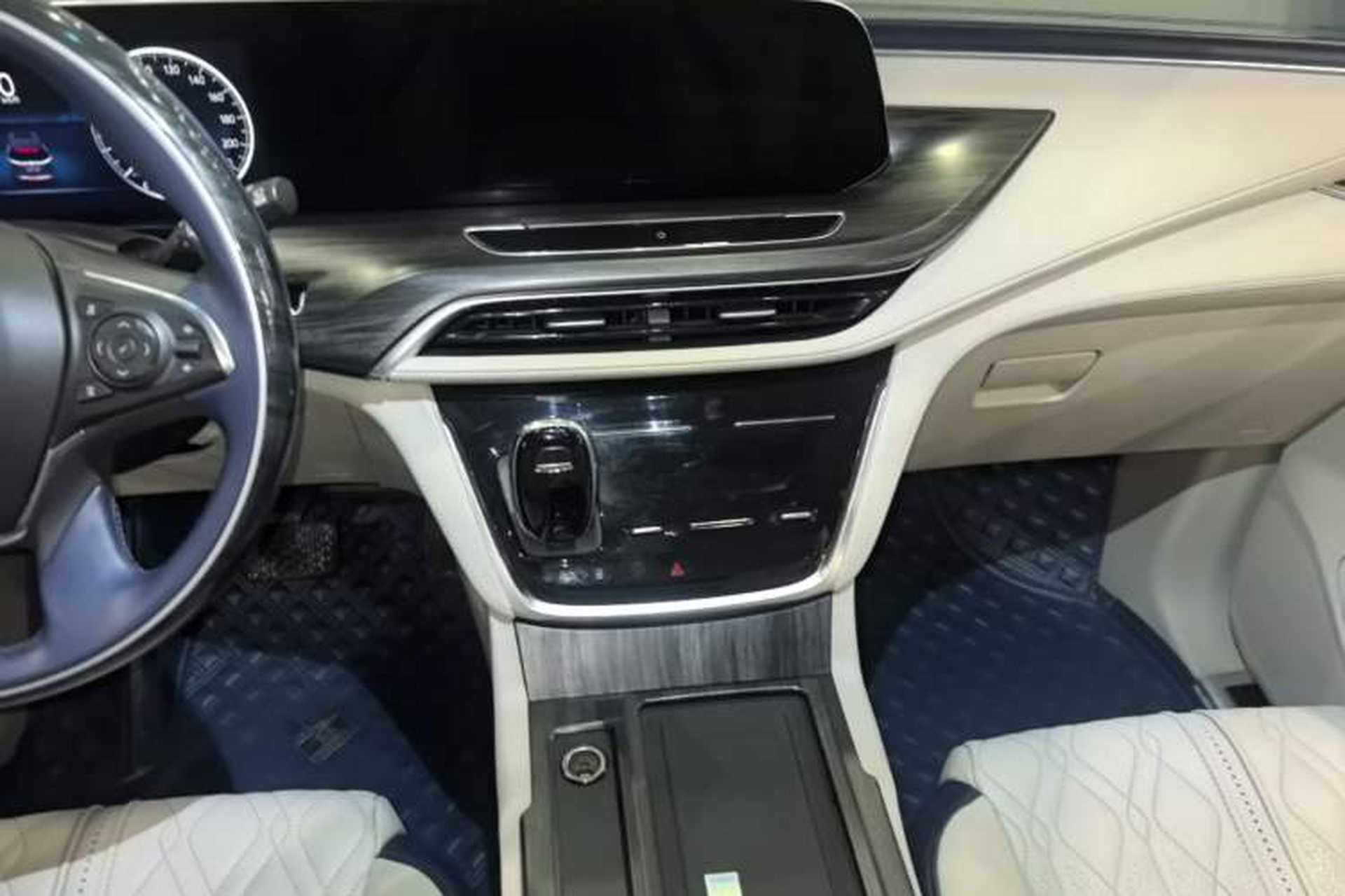 Used Buick GL8 2021 ES Landtrek 653T Comfort Edition Audio And AC Panel