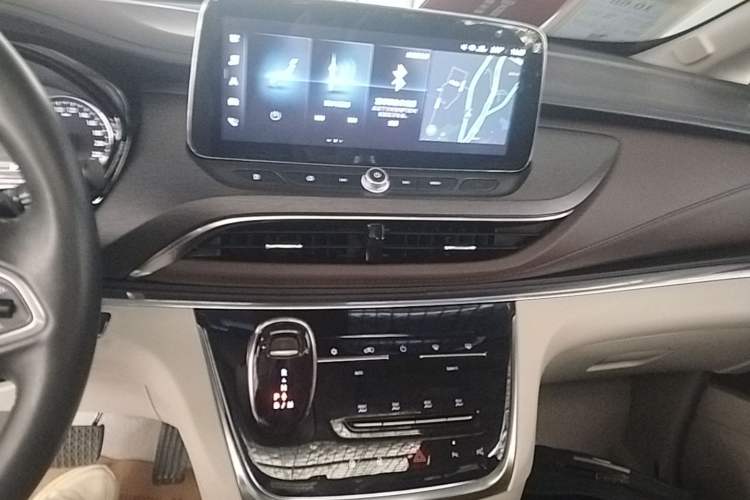 Used Buick GL8 2021 Land Cruiser Executive Class 652T Smart Luxury Model Audio And AC Panel