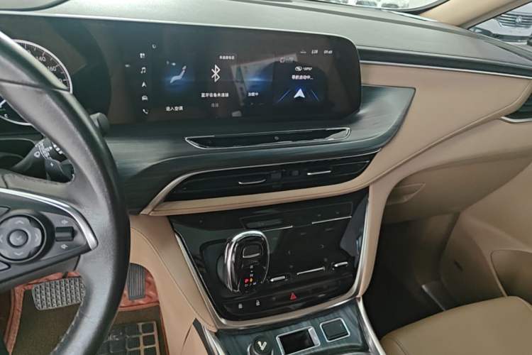 Used Buick GL8 2021 ES Land Cruiser 653T Flagship Model Audio And AC Panel