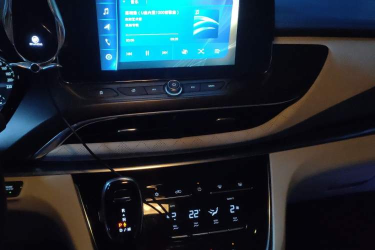 Used Buick GL8 2021 Land Cruiser Executive Class 652T Comfort Model Audio And AC Panel