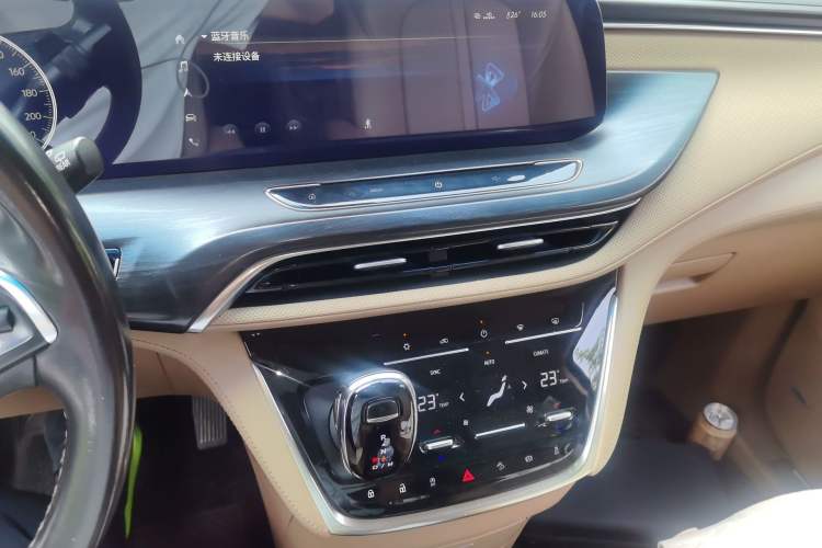 Used Buick GL8 2021 ES Land Cruiser 653T Smart Flagship Model Audio And AC Panel