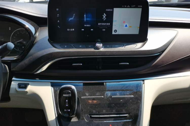 Used Buick GL8 2021 Land Cruiser Executive Class 652T Smart Luxury Model Audio And AC Panel