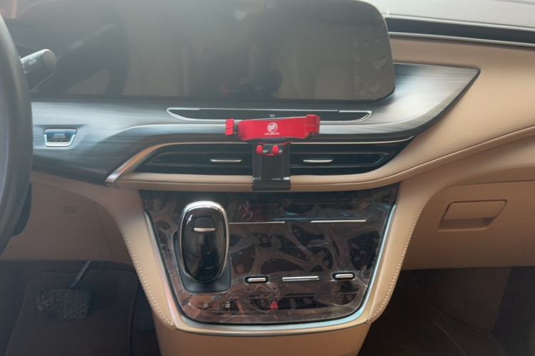 Used Buick GL8 2021 ES Land Cruiser 653T Luxury Edition Audio And AC Panel