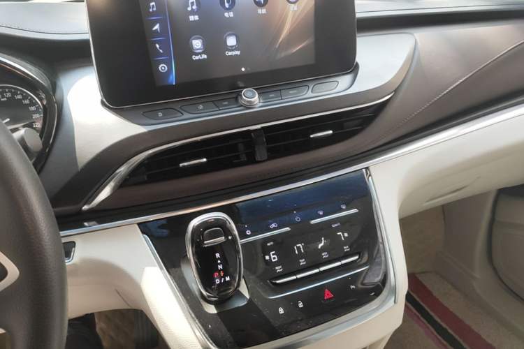 Used Buick GL8 2021 Land Cruiser Executive Class 652T Comfort Model Audio And AC Panel