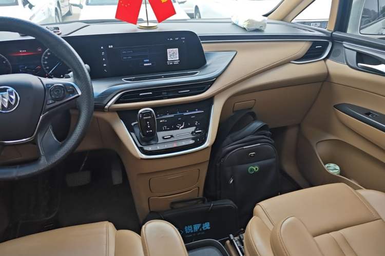 Used Buick GL8 2021 ES Land Cruiser 653T Luxury Edition Audio And AC Panel