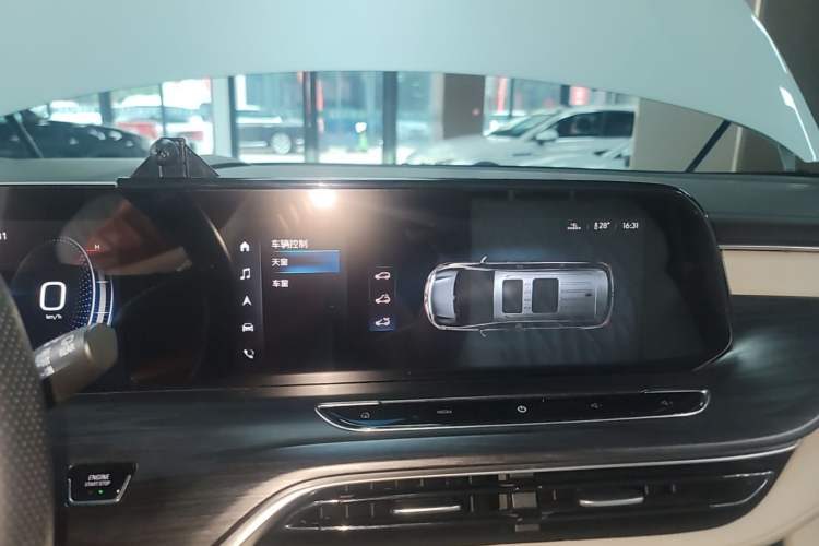 Used Buick GL8 2021 ES Landtrek 653T Comfort Edition Audio And AC Panel