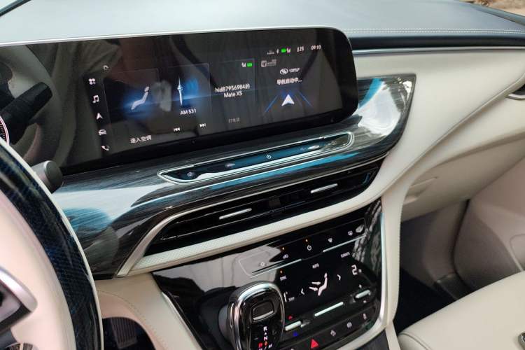 Used Buick GL8 2021 ES Landtrek 653T Comfort Edition Audio And AC Panel