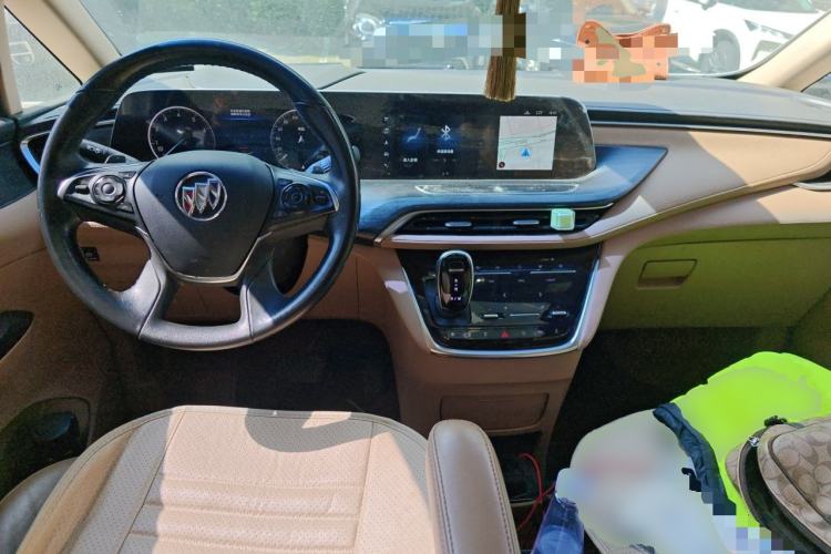 Used Buick GL8 2021 ES Landtrek 653T Smart Luxury Model Center Console
