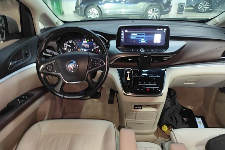 Used Buick GL8 2021 Land Cruiser Executive Class 652T Smart Luxury Model Center Console