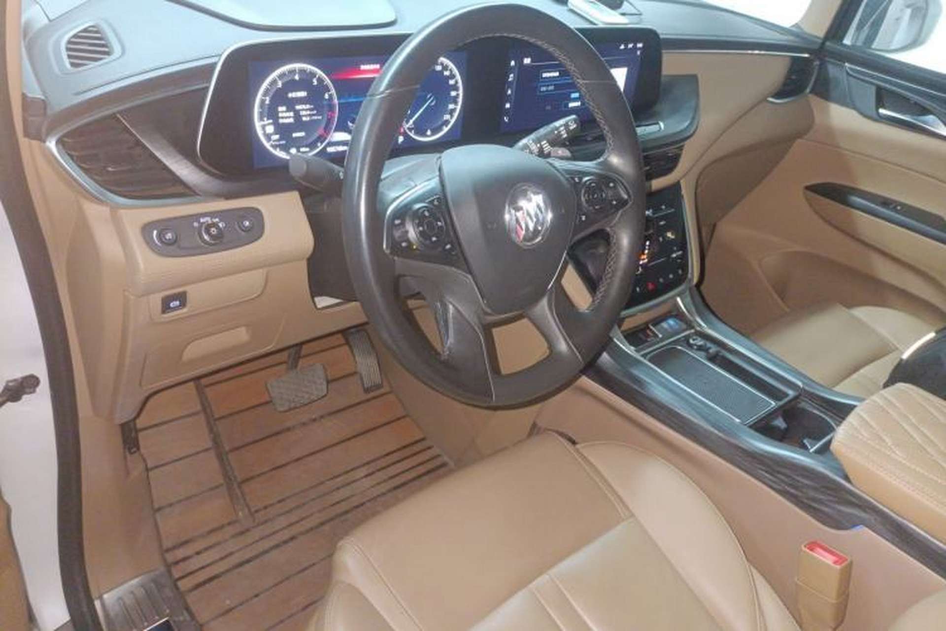 Used Buick GL8 2021 ES Land Cruiser 653T Luxury Edition Center Console